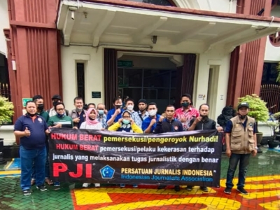 PERINGATAN: MENGHALANGI KERJA JURNALIS, DIBUI.  KETUA UMUM PJI KECEWA VONIS PENYIKSA JURNALIS NURHADI “BANCI”